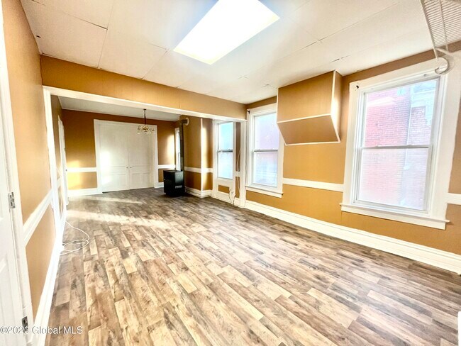 Foto del edificio - 703 2nd Ave