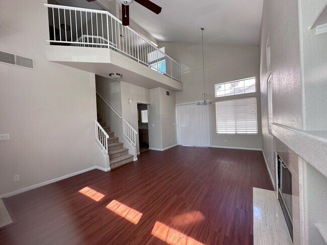 Building Photo - Fantastic Green Valley home