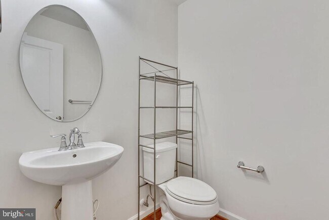 Foto del edificio - 41751 McMonagle Square