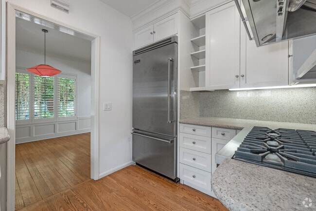 2BD, 2.5BA - 1,550SF - Kitchen - 145 S Camden Dr
