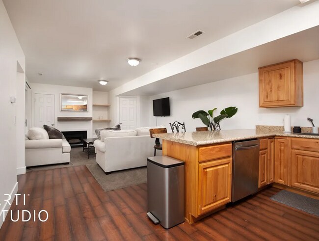 Foto del edificio - 3 Bedroom/1.5 Bathroom Condo in Provo