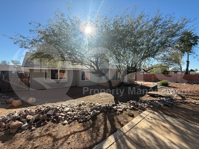 Building Photo - 10213 E Sky Castle Way