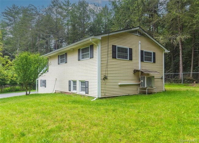 Building Photo - 65 Berkshire Trail