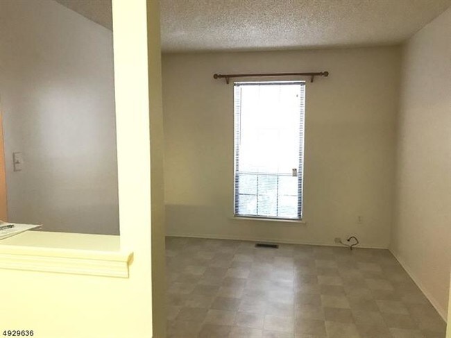 Building Photo - 45 Foxhill Ln