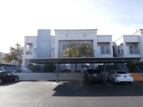 Building Photo - 2201 Ramsgate Dr
