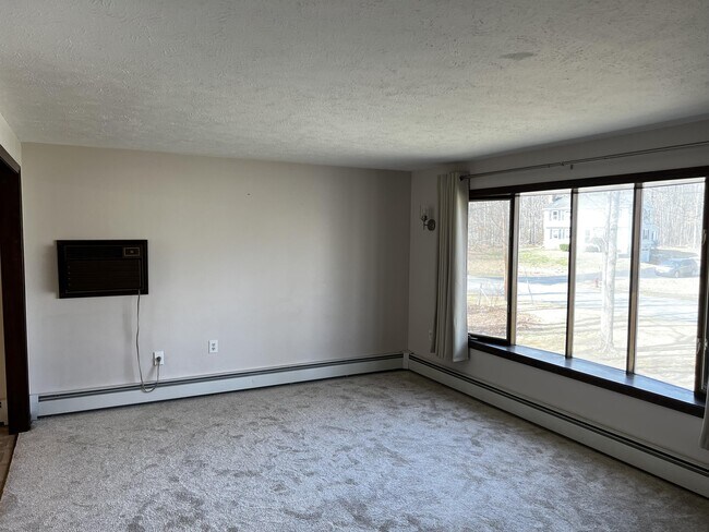 Building Photo - 10 Wentworth Ln