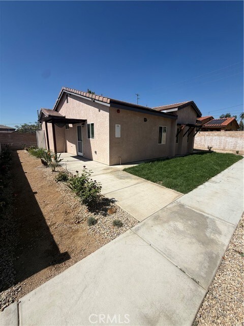 Foto del edificio - 16488 Pine Forest St