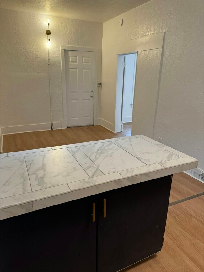 Foto del edificio - 2203 W Mallon Ave