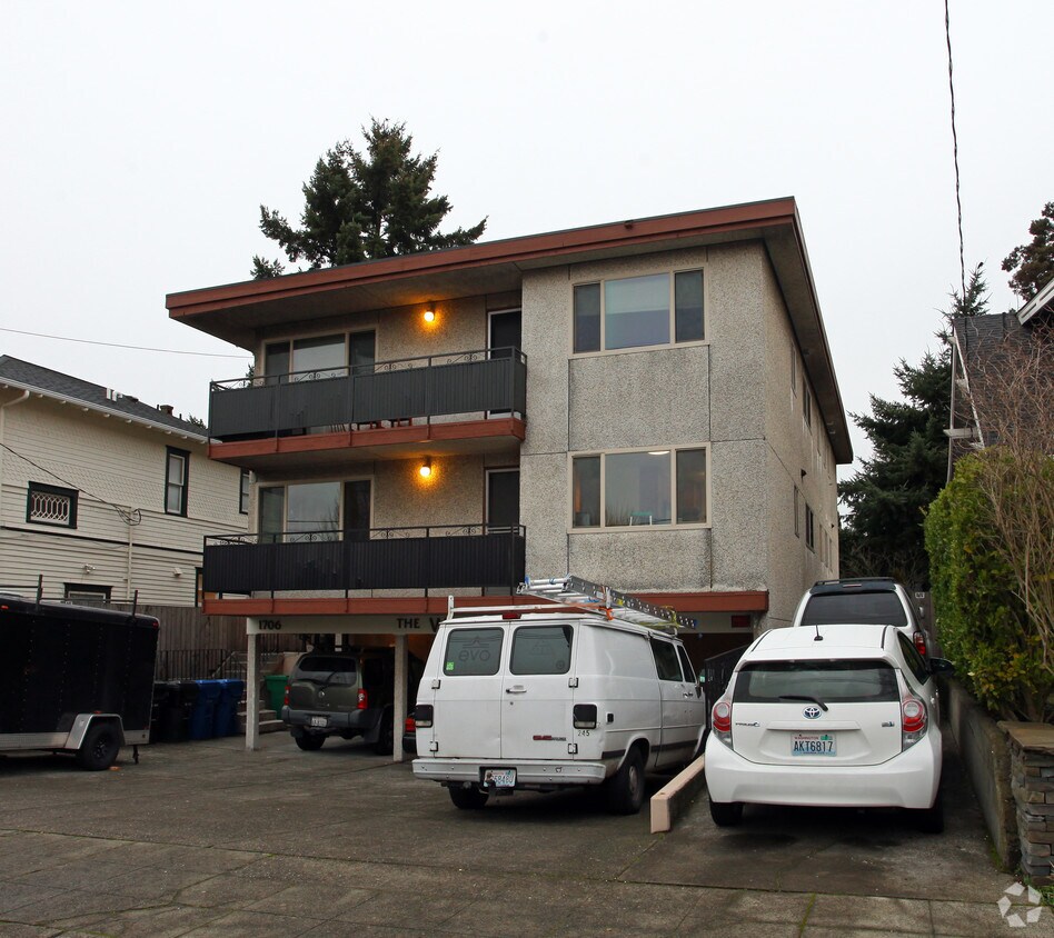 Building Photo - The Wallingford Five