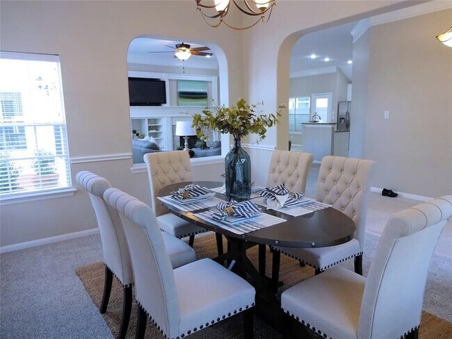 Foto del edificio - 14 Paddock Pines Pl