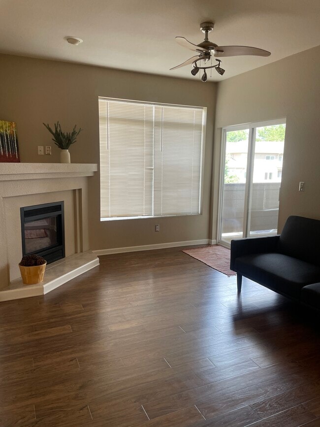 Living with gas fireplace - 4545 Wheaton Dr
