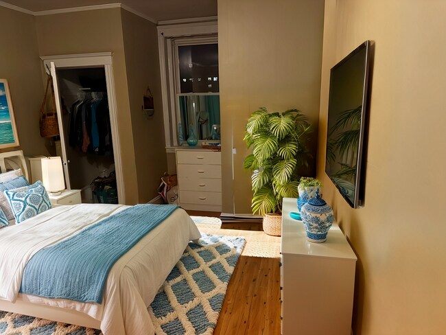 Building Photo - 60 Egmont St