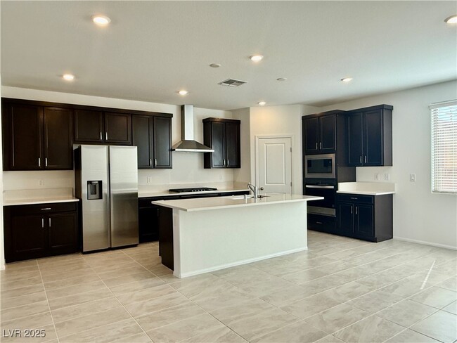 Building Photo - 7353 Legacy Pt St