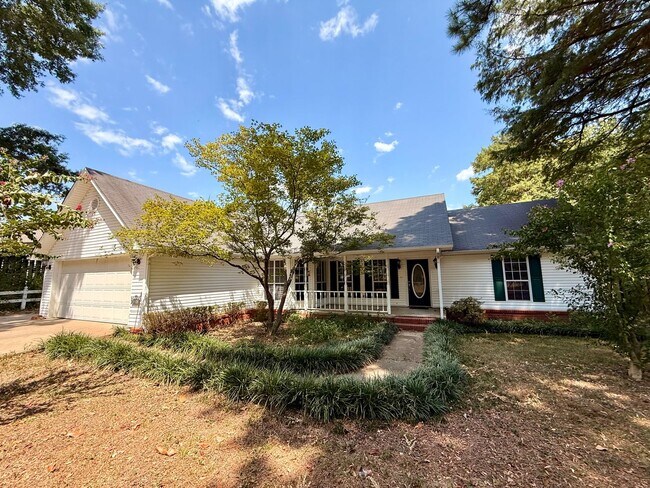 Foto del edificio - 3108 Maplewood Terrace