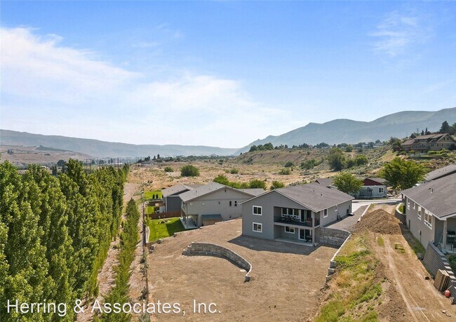 Foto del edificio - 3 br, 3 bath House - 3020 Riverview Lane