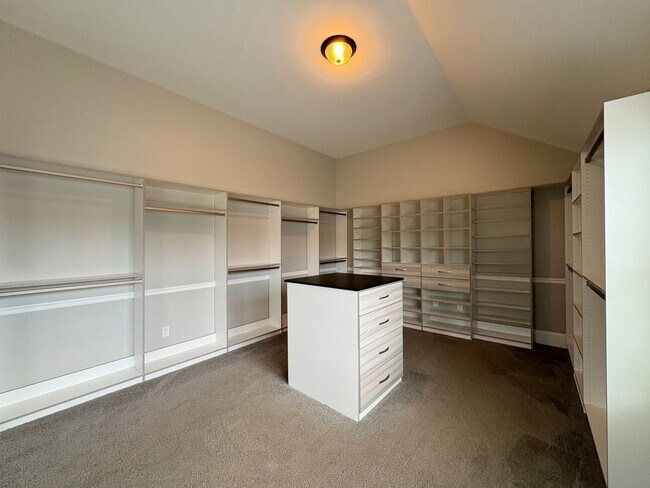Foto del edificio - Gorgeous 5 Bedroom Home in Dacula with A L...