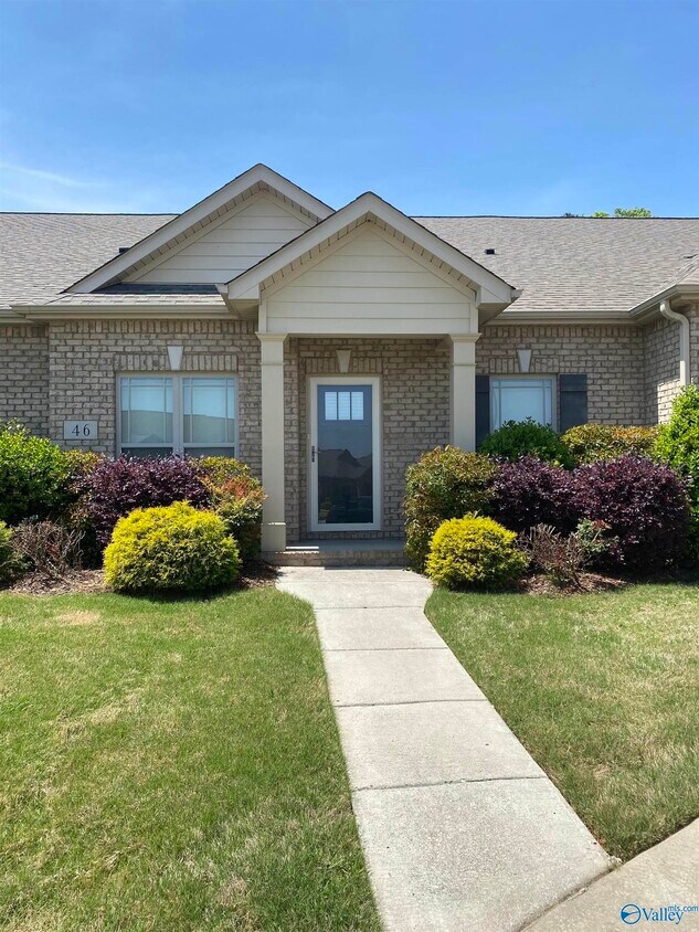 Foto principal - 46 Cypress Point Dr
