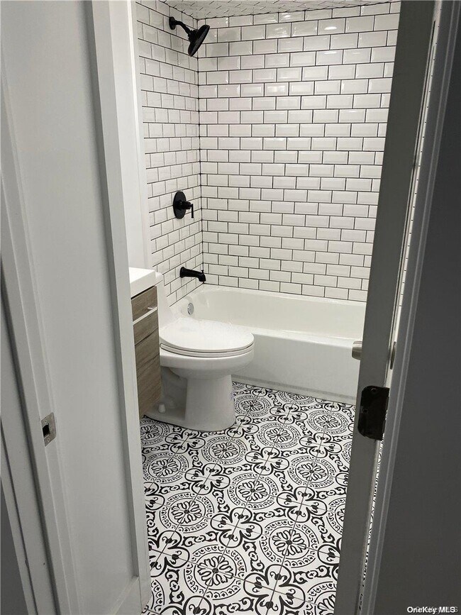 Foto del edificio - 122 E Fulton St