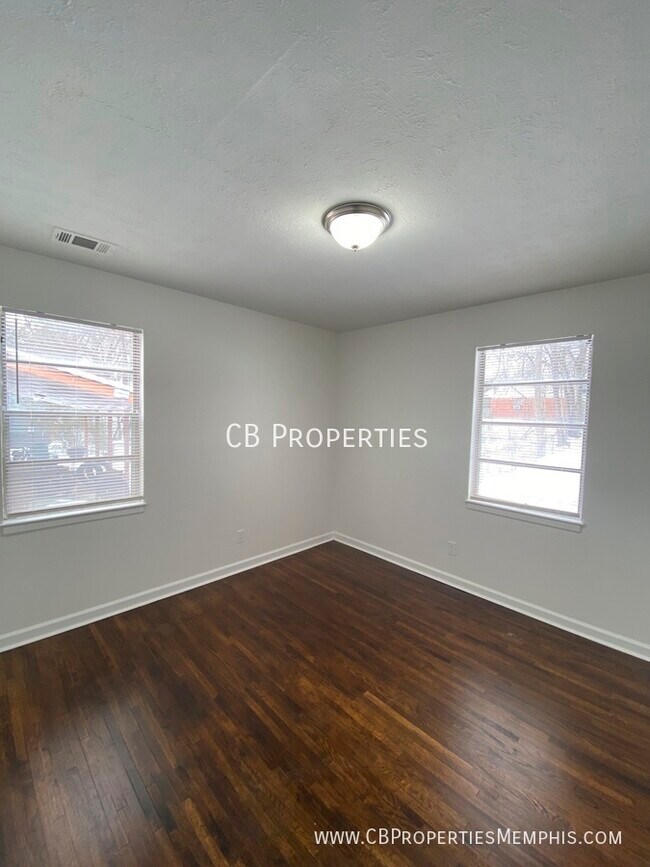 Building Photo - 3611 Suzanne Dr