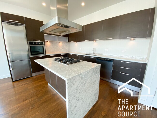 Foto del edificio - 2503 W Fullerton Ave