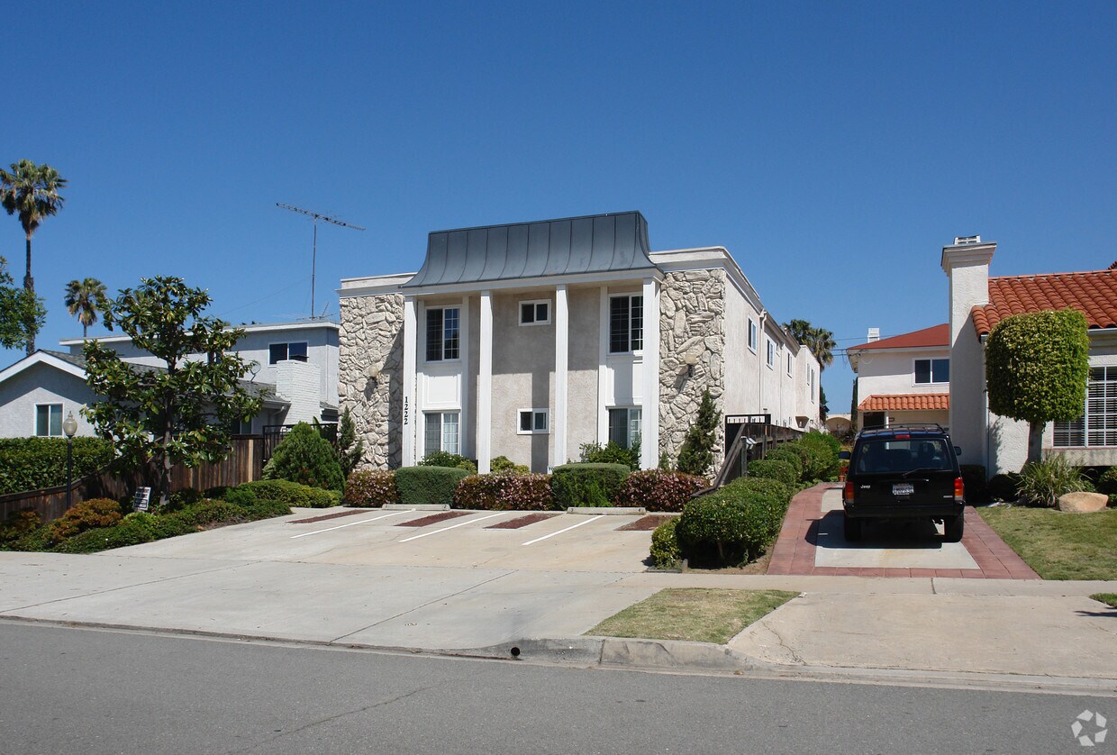 Primary Photo - 1222 Oliver Ave
