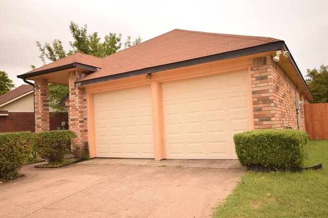 Building Photo - 1117 Brewer Dr