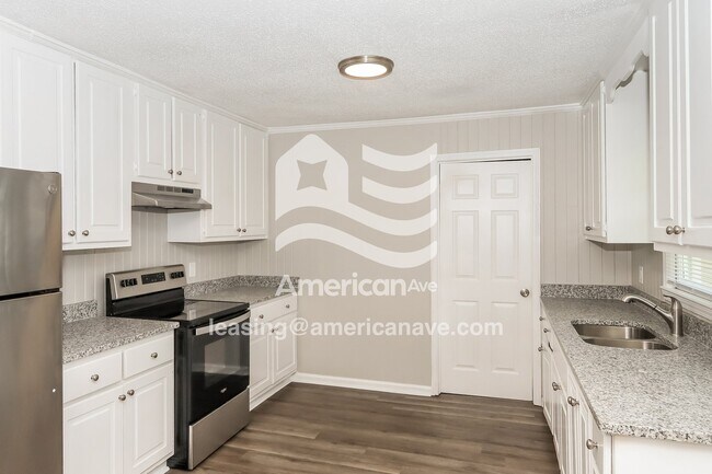 Foto del edificio - 110 Colbert Blvd