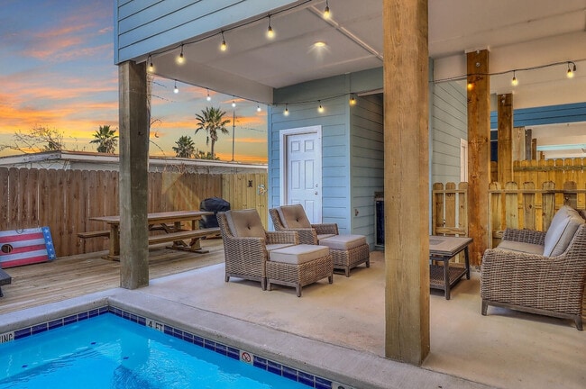 Foto del edificio - 527 Sand Burr Ln