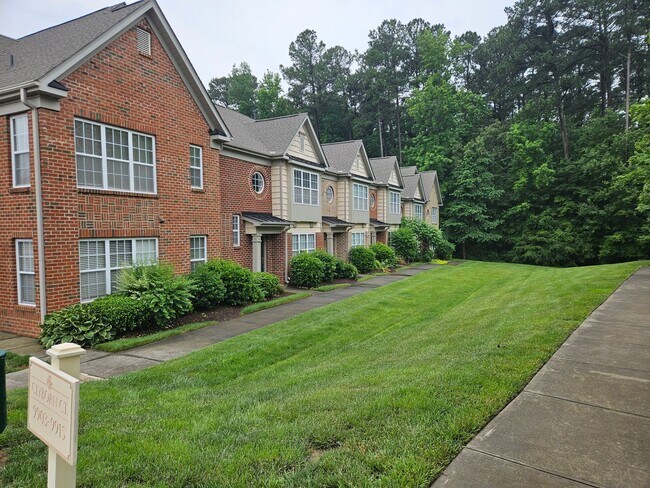 Building Photo - Fantastic Brier Creek 2br / 2.5ba Townhome! Avail Now!