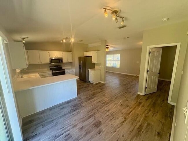 Building Photo - 2027 Las Vegas Trail