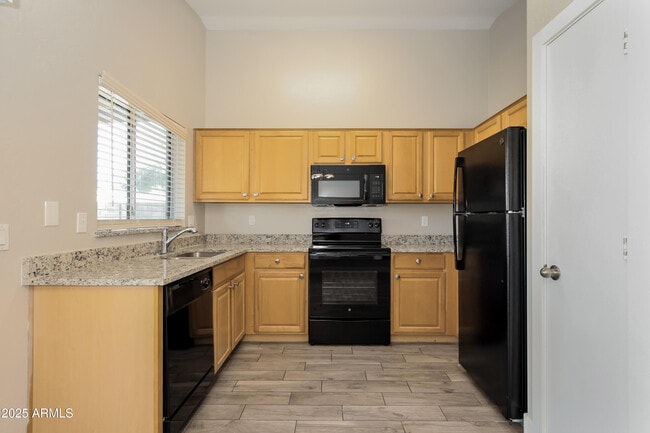 Building Photo - 14840 W Acapulco Ln