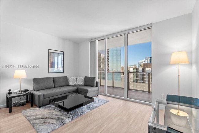 Building Photo - 1300 Brickell Bay Dr