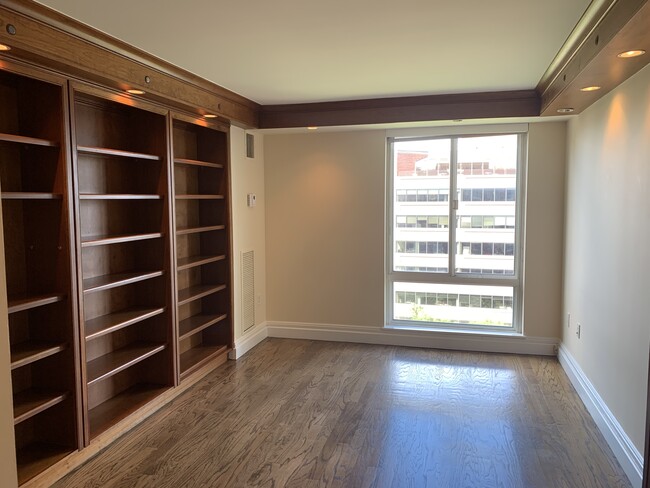 Foto del edificio - 75 Cambridge Pkwy