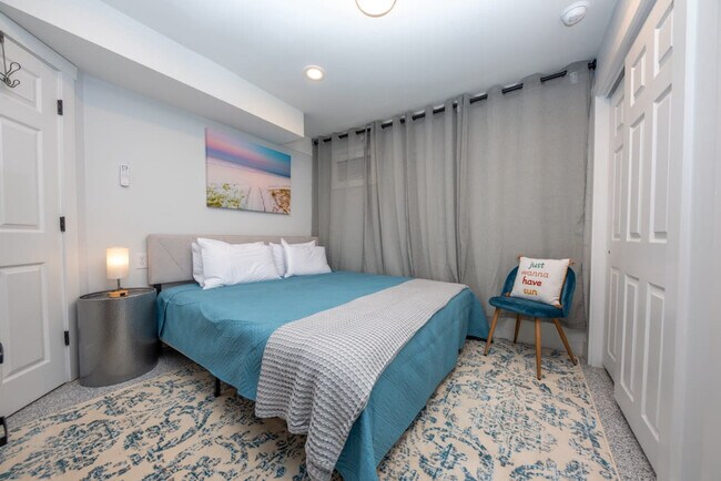 Foto del edificio - 1140 Simpson Ave