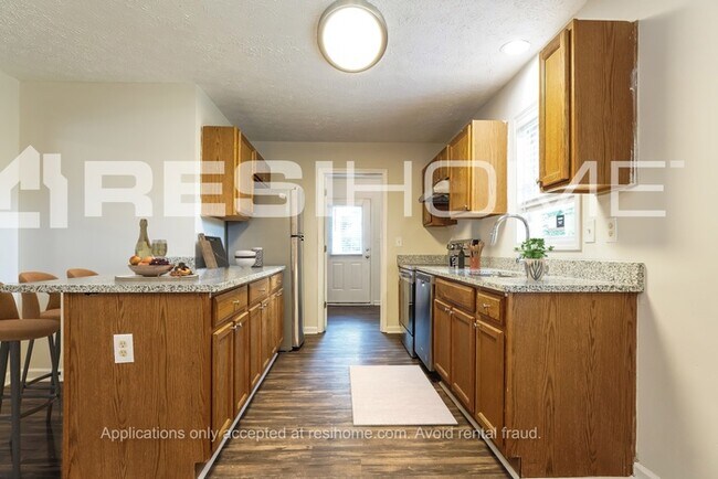 Foto del edificio - 4925 43rd Way N
