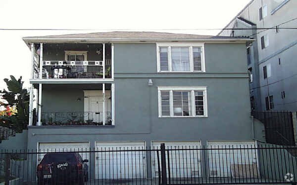 Building Photo - 220-224 S Bonnie Brae St