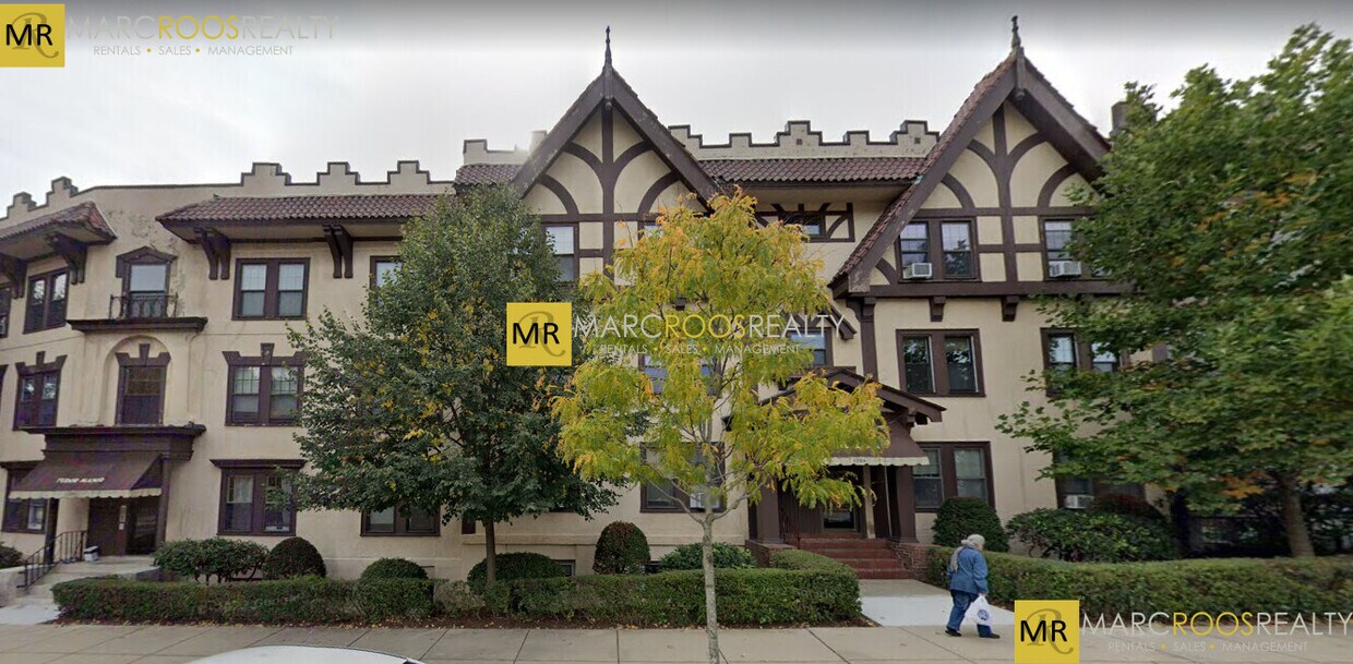 Primary Photo - 1734 Commonwealth Ave