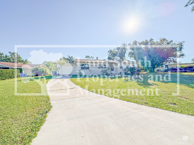 Building Photo - 1218 Sunset Ave