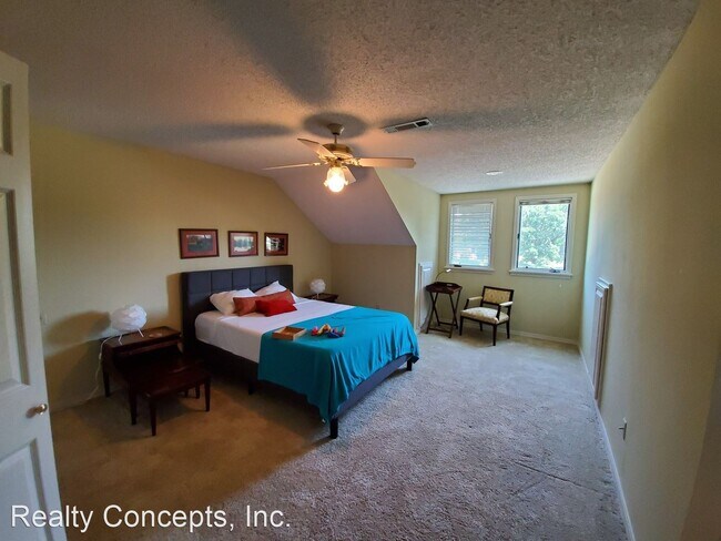 Building Photo - 3 br, 2 bath House - 2691 E. Joyce Blvd.