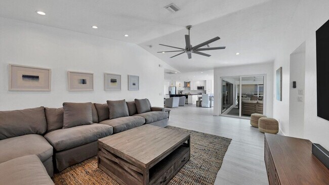 Foto del edificio - 1521 Kinglet Dr
