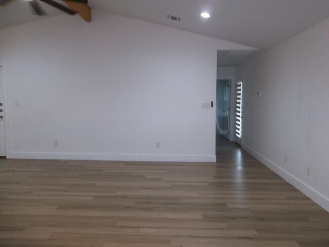 Foto del edificio - 240 Pin Oak Way N