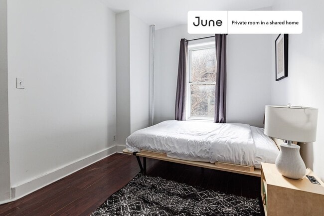 Building Photo - Room in Shared 3 bed/1 bath home