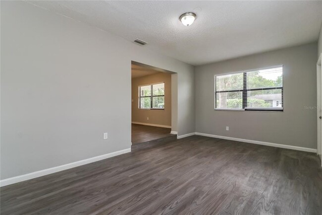 Foto del edificio - 8911 Navajo Ave