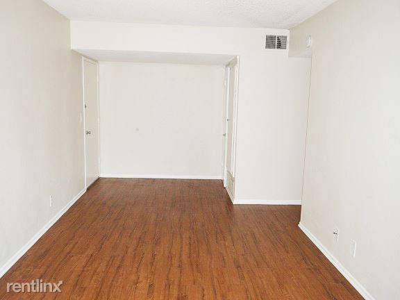 Building Photo - 1481 W 7th St