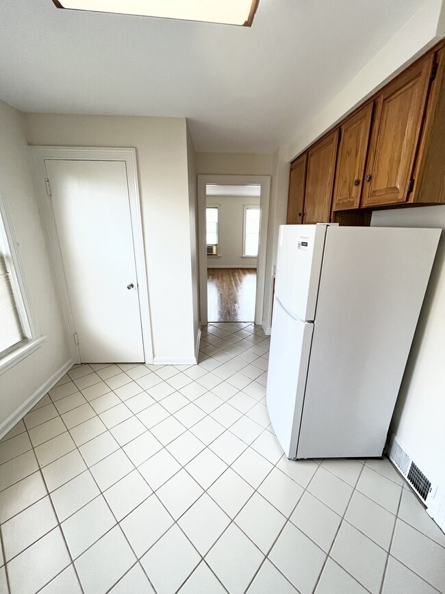 Building Photo - 1310 Wilmette Ave
