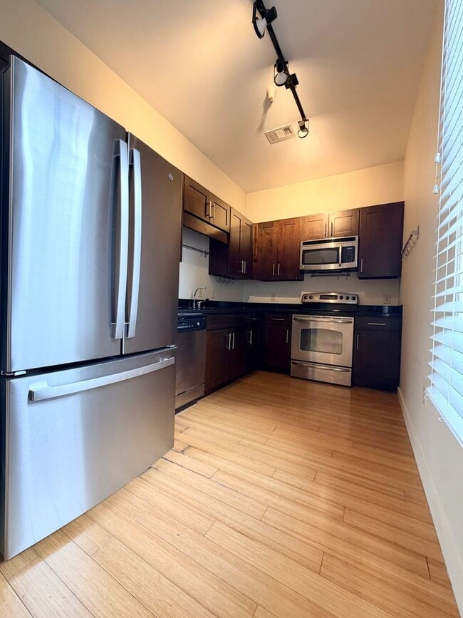 Photo - 1 Bedroom, 1 Bathroom Condo w/ Secure Parking Garage - Walk to Vandy, Belmont & Hillsboro Village