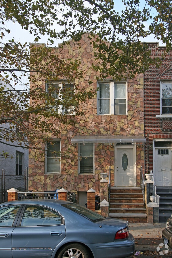 Primary Photo - 402 E 96th St