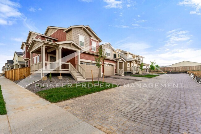 Foto del edificio - Charming Property with 2 Car Garage and Ce...