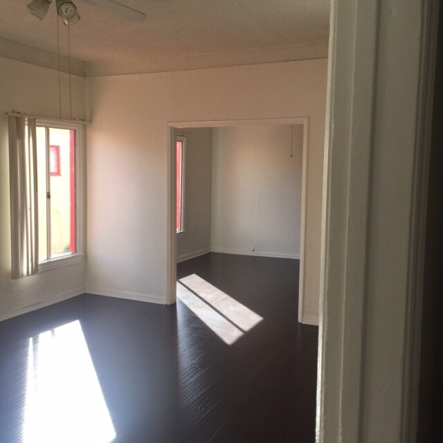 Foto del edificio - 3843 W 27th St