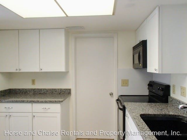 Building Photo - 2 br, 2 bath House - 107 Base Ave E #107